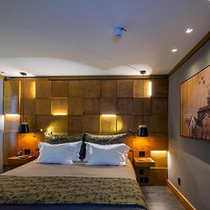 Wood Hotel